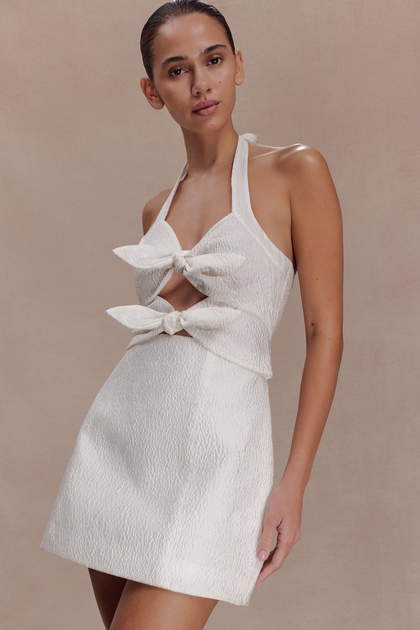 Ella Fiyonk Detaylı Halter Mini Elbise - Beyaz